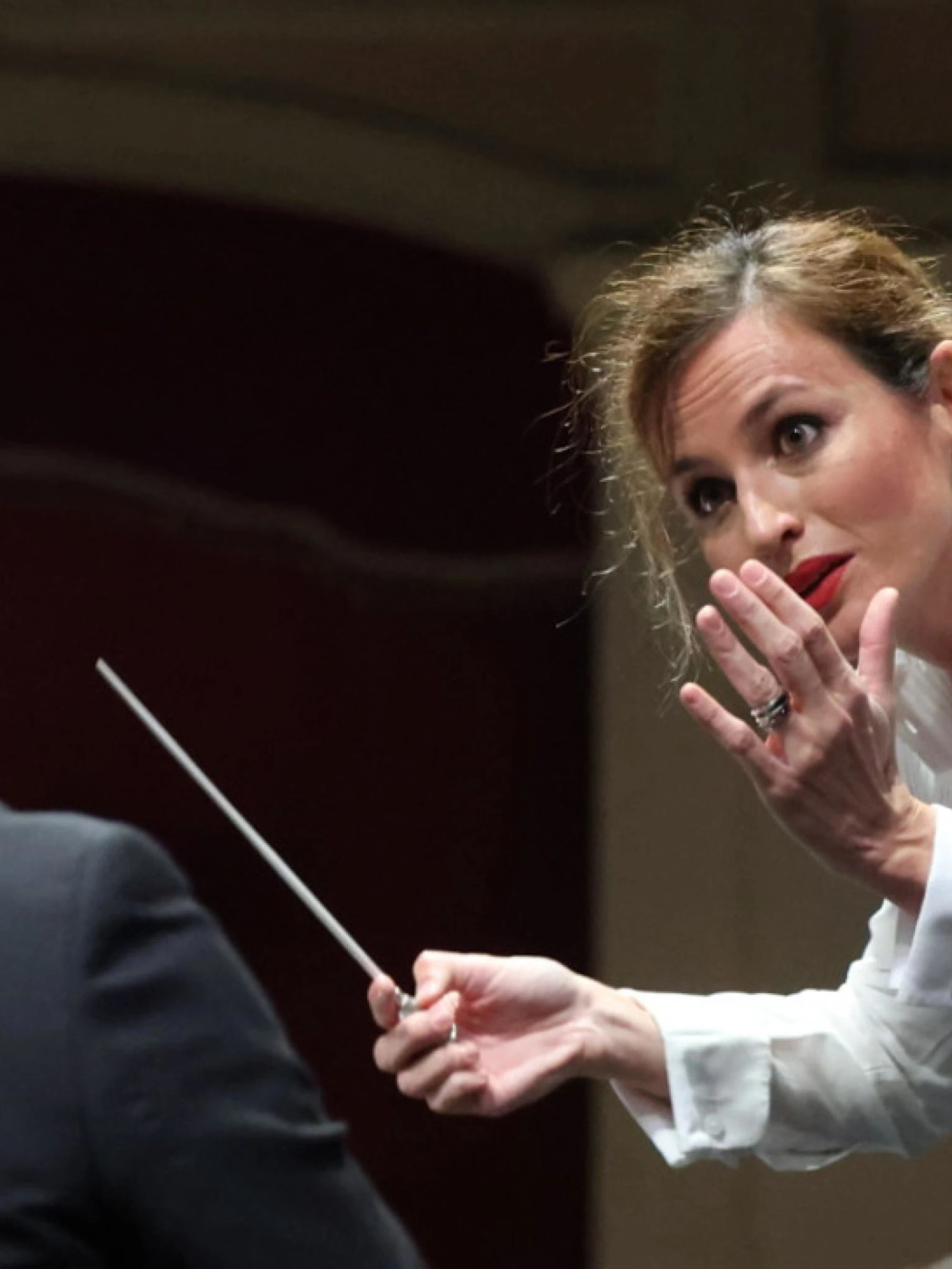 La Fenice, salta la prima: vince l'odio rosso contro Beatrice Venezi