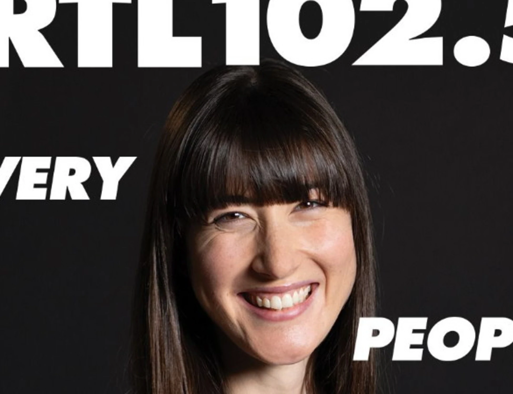 Rtl 102.5 con la campagna 2025 celebra 20 anni di "very normal people"