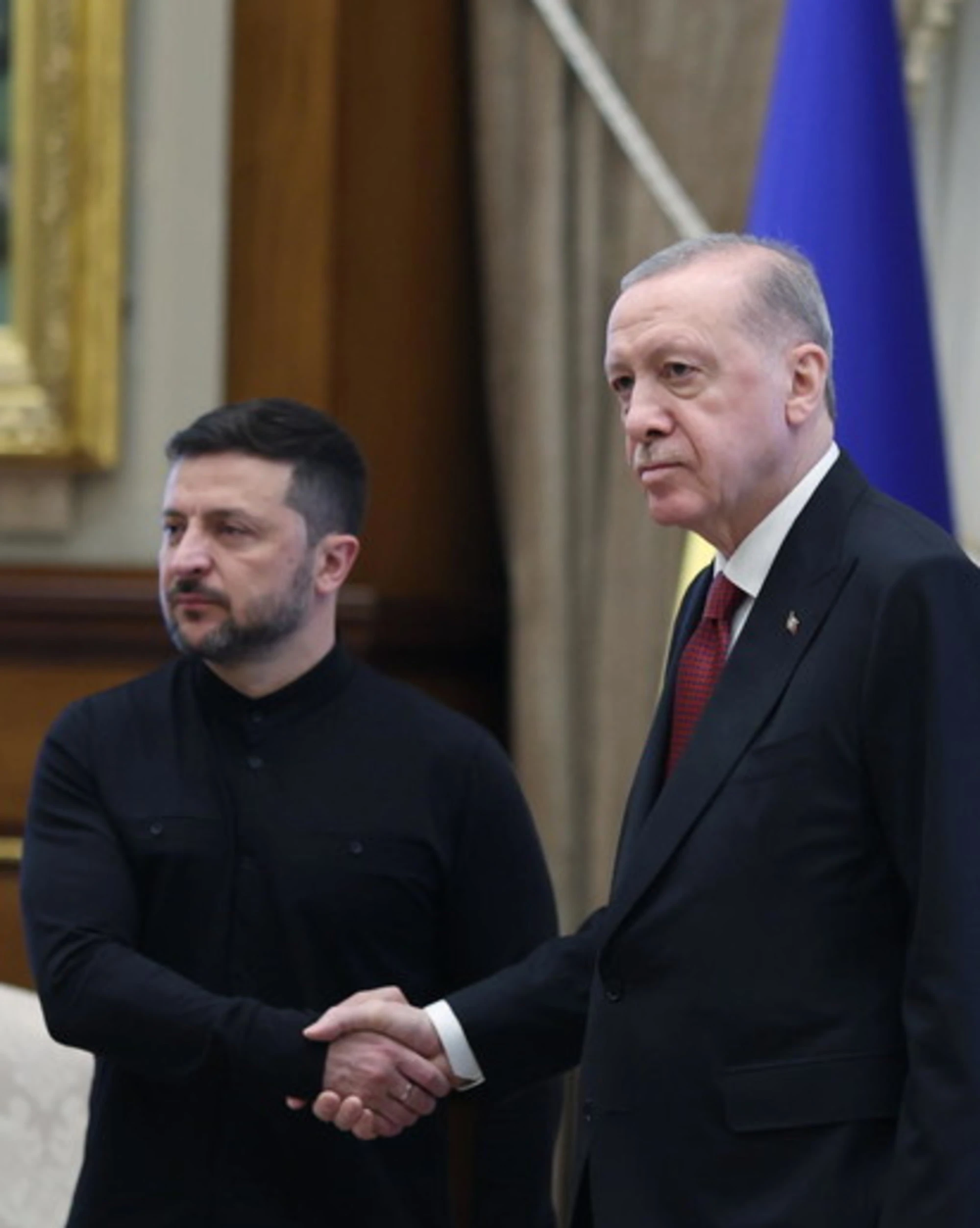 Zelensky da Erdogan: "Putin, io sono qui". A Istanbul una delegazione