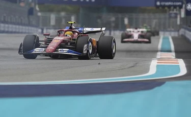 Ferrari, disastro a Miami. Hamilton e Leclerc, finisce in rissa