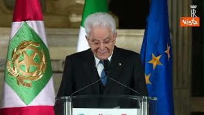 Mattarella: Fake news manipolano già oggi l'informazione