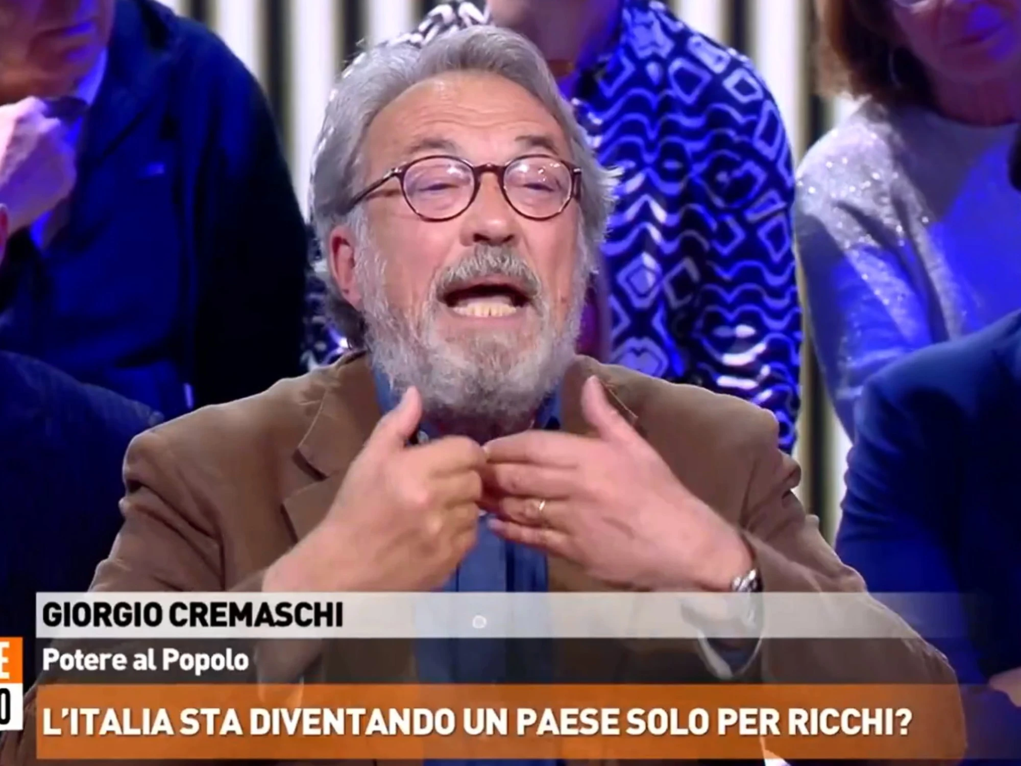 Dritto e Rovescio, Cremaschi fuori controllo: "Parassita"
