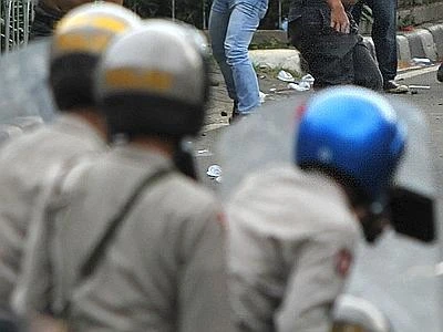 Indonesia, rissa dopo un incontro di boxe: 18 morti. Le vittime schiacciate nella calca