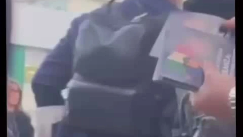 https://media.liberoquotidiano.it/ZzzUIVj7NuChC3Td94ICDdx_XqbcQwqHROB9f_2wCJQ/width:800/quality:90/aW1hZ2VzLzIwMjUvMTAvMTYvMDkzMzMzNjIwLThmOTM4NGZmLWY1YjQtNDlkYy1hNjlmLTQ2MDFhMTk3Nzg4NC5qcGc.webp