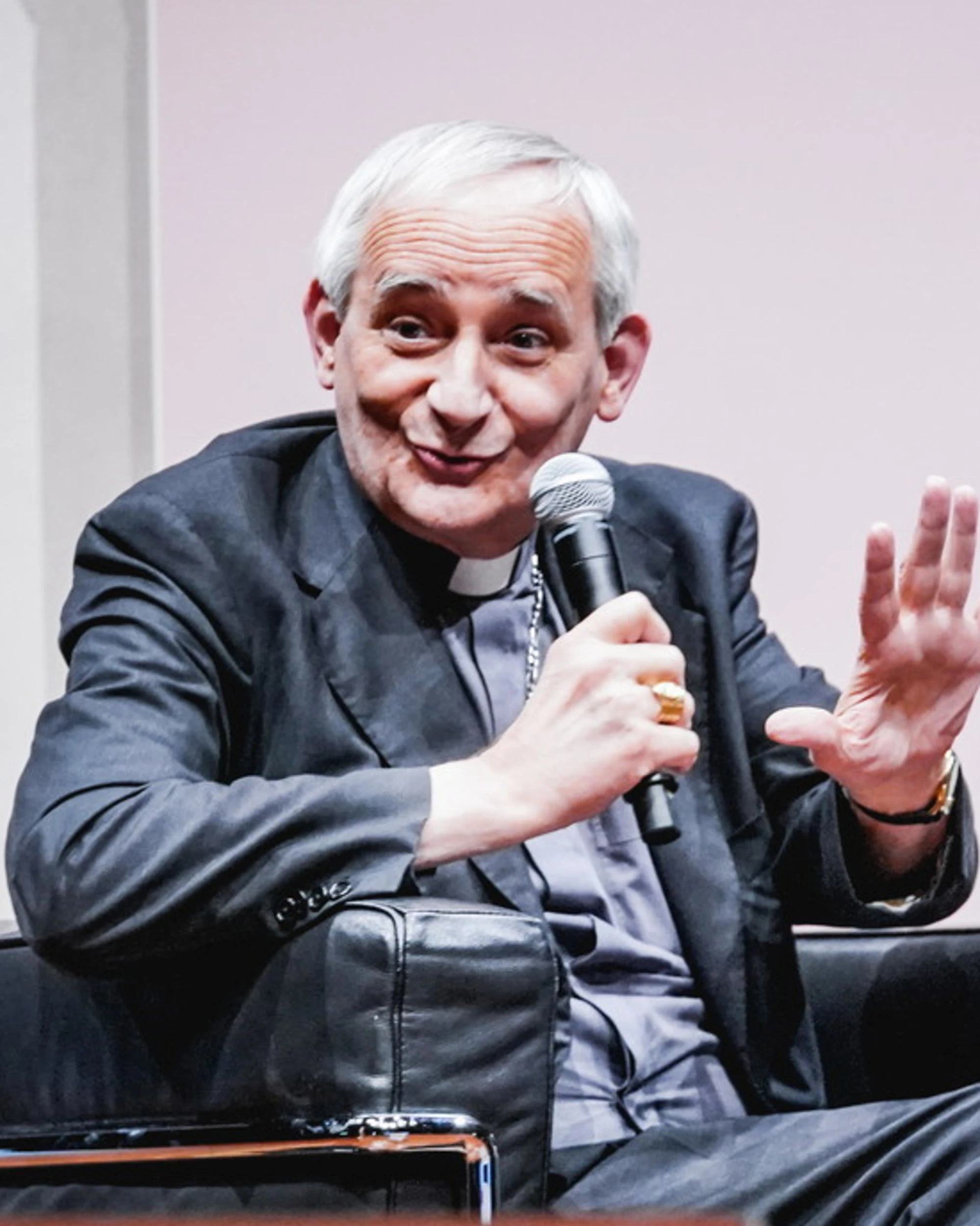 Cardinale Zuppi alla festa di Repubblica: bordate contro Leone XIV