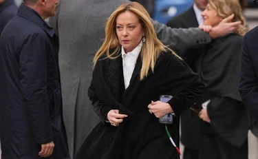 Referendum, insulti contro Giorgia Meloni: "Sommersa dagli sputi se esci di casa"