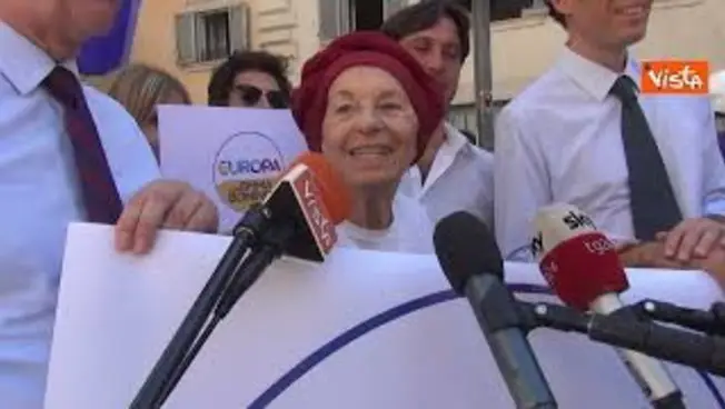Leggi l'articolo: Emma Bonino ricoverata in ospedale a Roma in gravi condizioni. Eccola nel 2022 ARCHIVIO