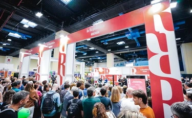 I compagni odiano e censurano i libri di chi non la pensa come loro