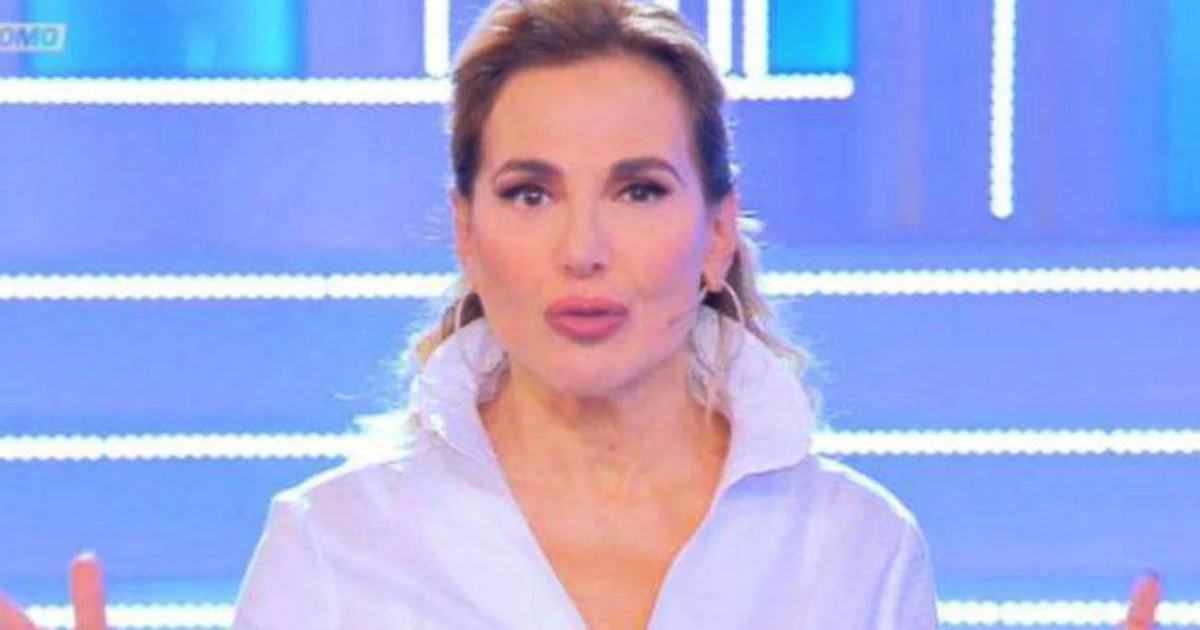 Pomeriggio 5, i versi incomprensibili interrompono Barbara D'Urso: gelo su Canale 5