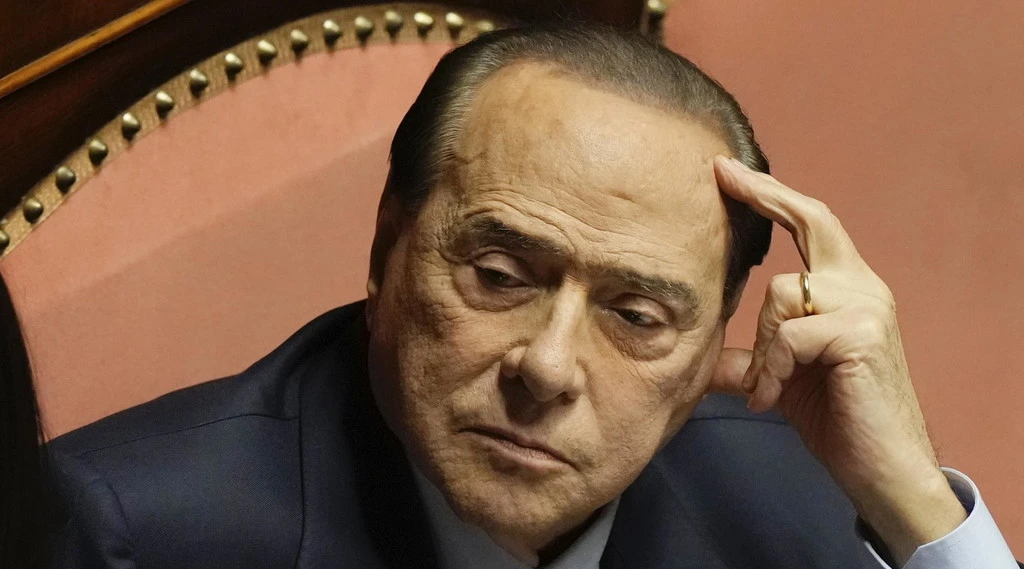 Silvio Berlusconi ricoverato ancora: "In terapia intensiva al San Raffaele"