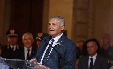 Strage di Bologna, fischi e insulti per La Russa. La durissima replica di Fdi