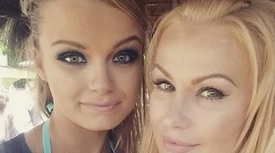 Eva Henger massacra ancora la figlia Mercedesz: "Venuta fuori in modo diverso". Come?