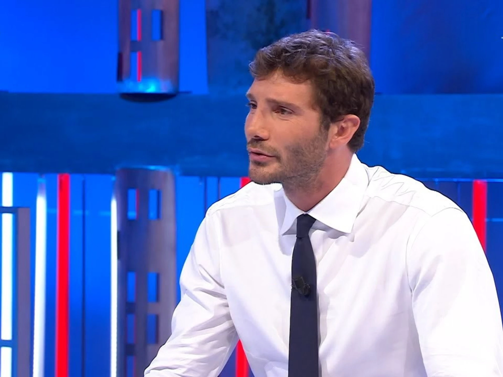 Affari Tuoi, pazzesco De Martino: "Herbert Ballerina è odioso"