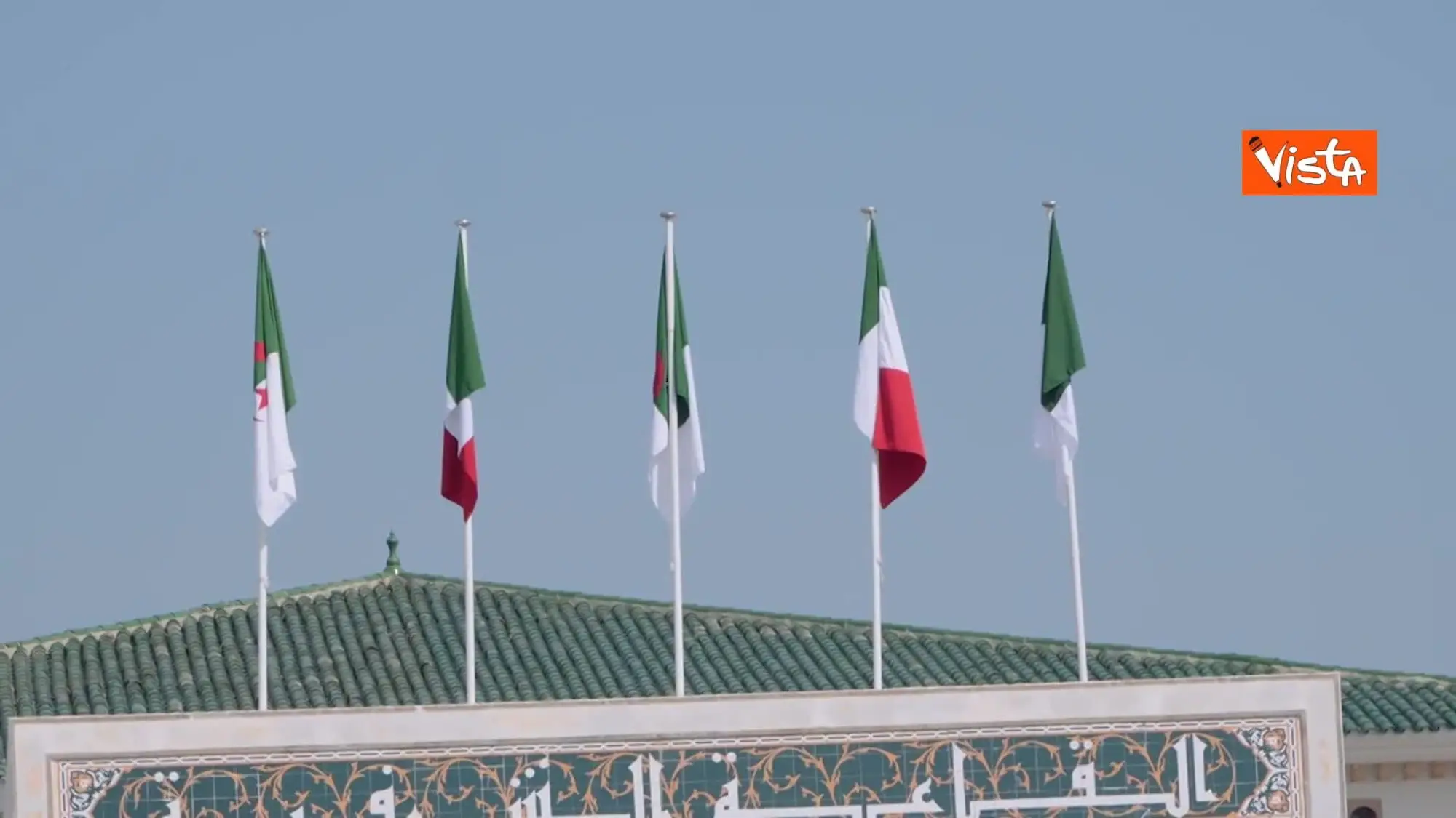 Meloni in visita in Algeria, incontro con Tebboune