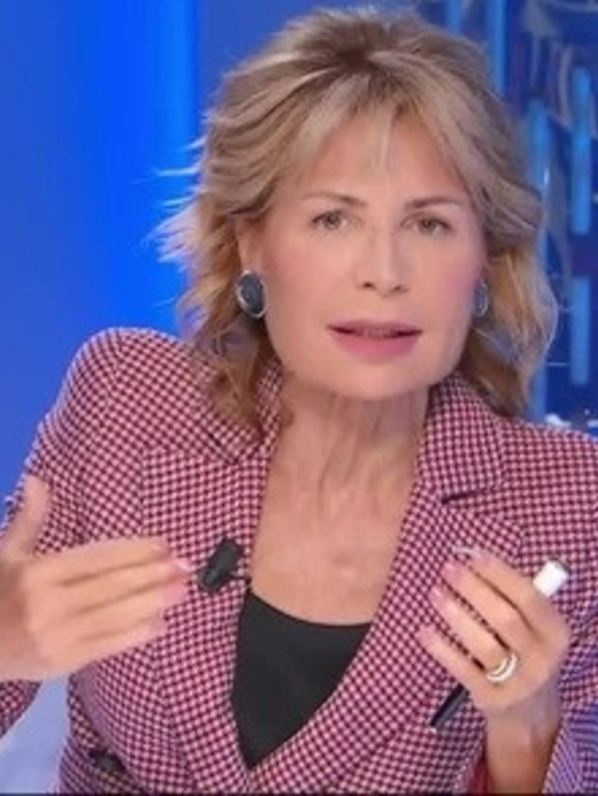 Otto e Mezzo, circo contro Meloni: minacce, gufate e pure le corna
