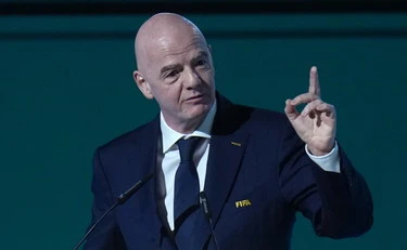 Mondiali 2026, scandalo Gianni Infantino: spese pazze, maxi-scorta e jet privato