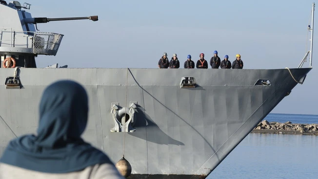 Migranti in Albania già liberi: applicazione della legge o disegno politico?