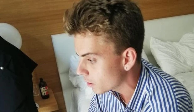 619x359