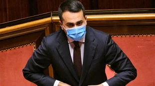 Caso Gregoretti, Luigi Di Maio non "spara" contro Matteo Salvini davanti al giudice: "Era prassi trattenere gli immigrati"