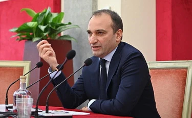 Torino, il Pd ti multa se non affitti casa tua: il vero volto della sinistra