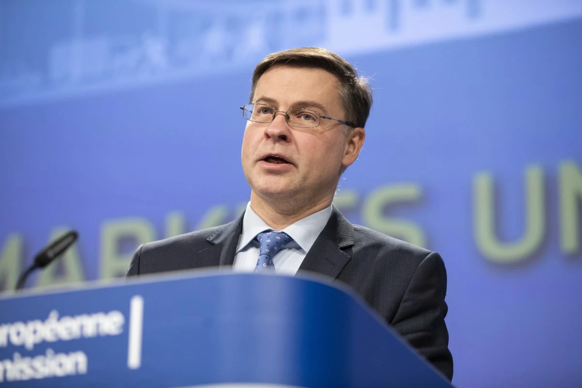 UE, DOMBROVSKIS "ITALIA HA VIOLATO PARAMETRI DEBITO"