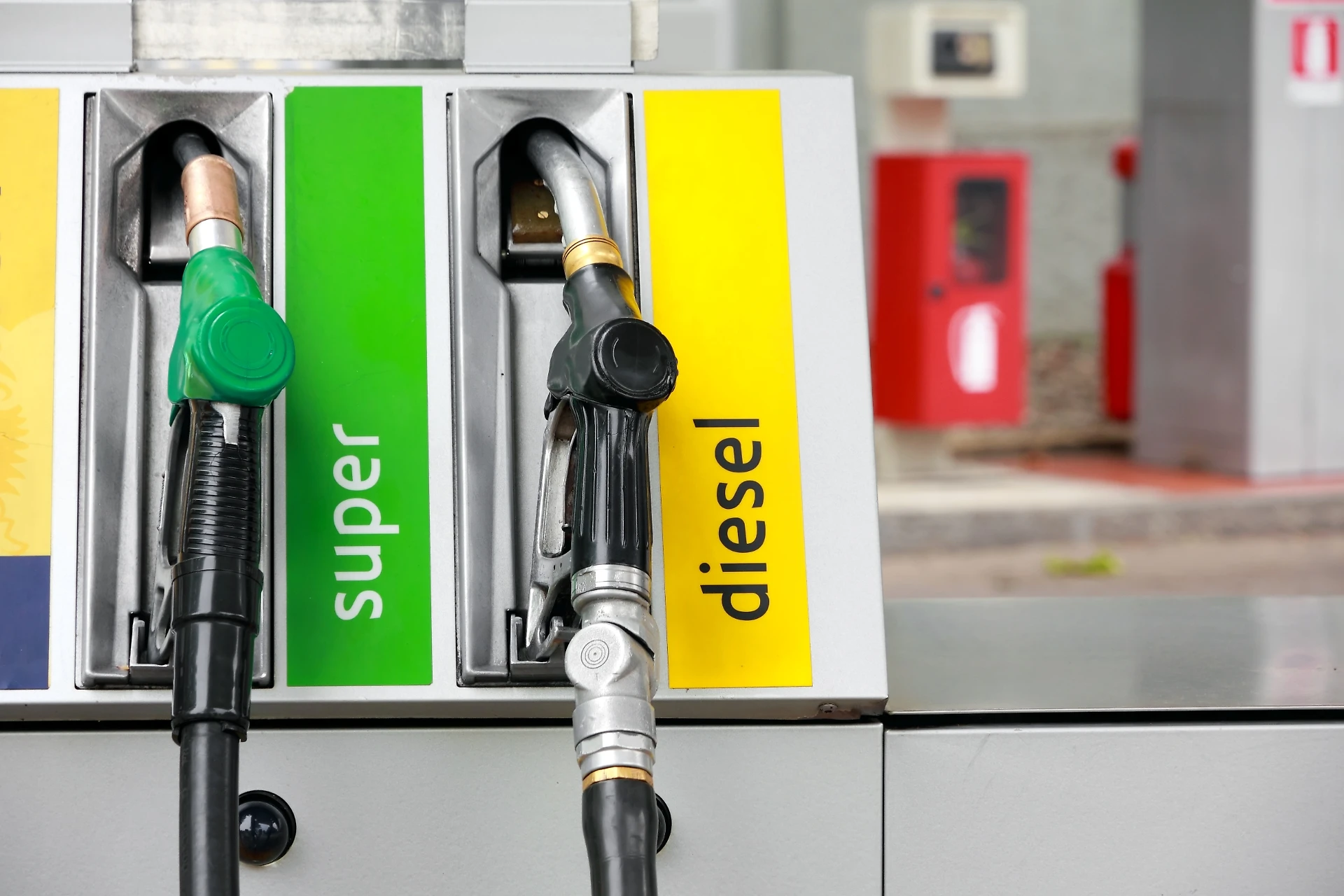 Il prezzo della benzina sale del 6mila per cento