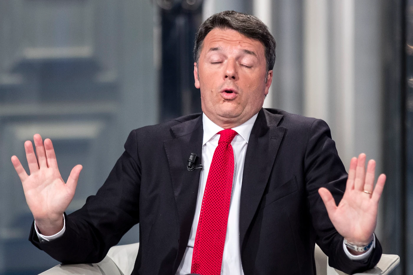 Sanremo 2020, Matteo Renzi ci "appende il cappello": "Quanto bisogno di leggerezza..."