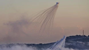 Iran, attacco a Israele "con 100 droni e missili da crociera". Le immagini dal satellite