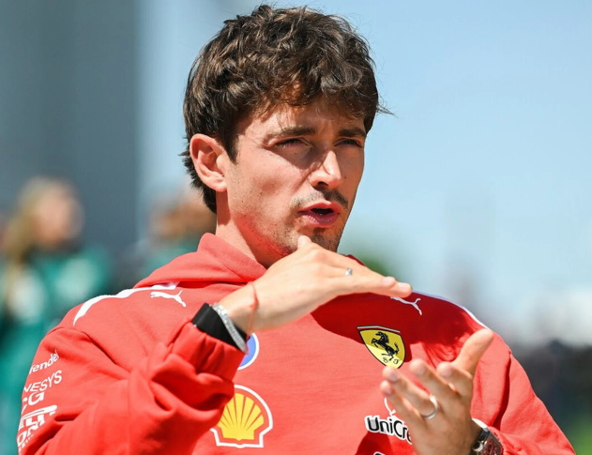 Charles Leclerc, rinnovo "a vita" con la Ferrari: cosa c'è dietro una scelta clamorosa