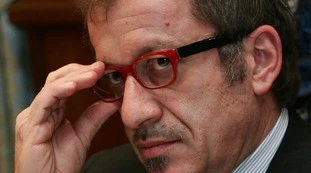Roberto Maroni ricoverato in ospedale a Varese: "Un malore, è caduto a terra". Lega in ansia