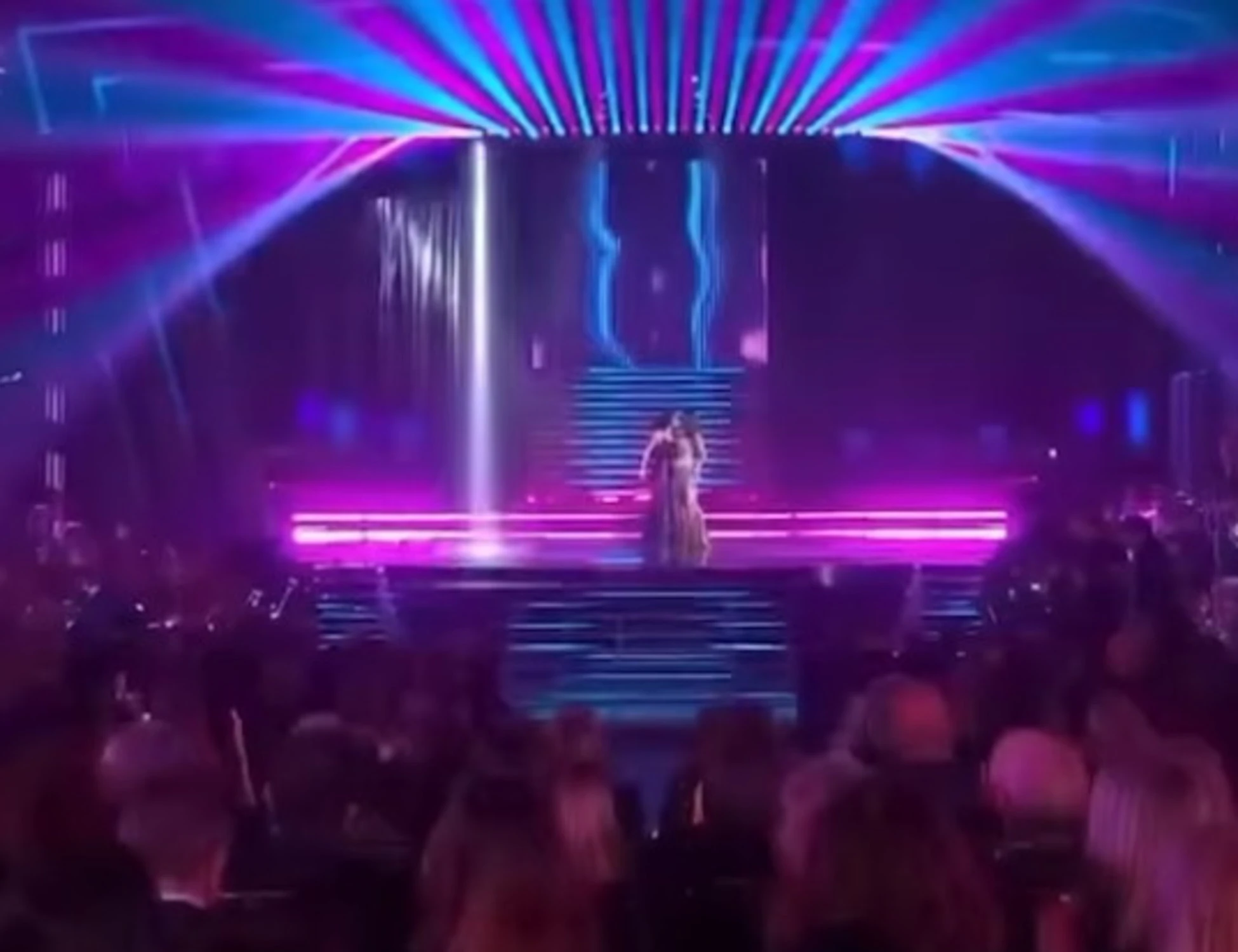 Sanremo 2026, il bacio lesbo di Levante e Gaia censurato? Le clamorose parole del regista