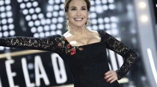 Live-Non è la D'Urso, Barbara D'Urso in volo": "Grazie, grazie, grazie". Share da urlo e un lunedì dolcissimo