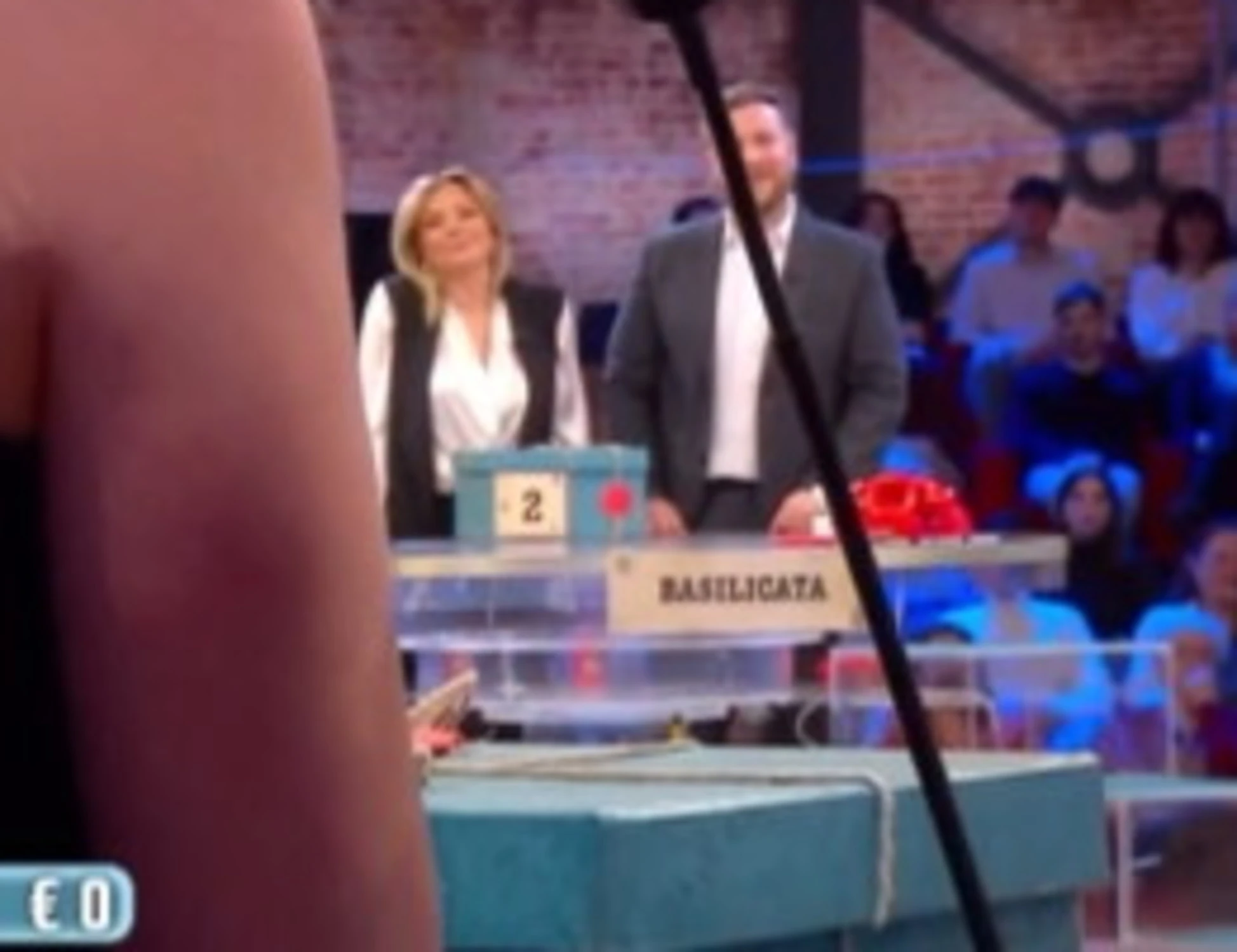 Affari tuoi, "Godo!": come viene umiliato Tommasone