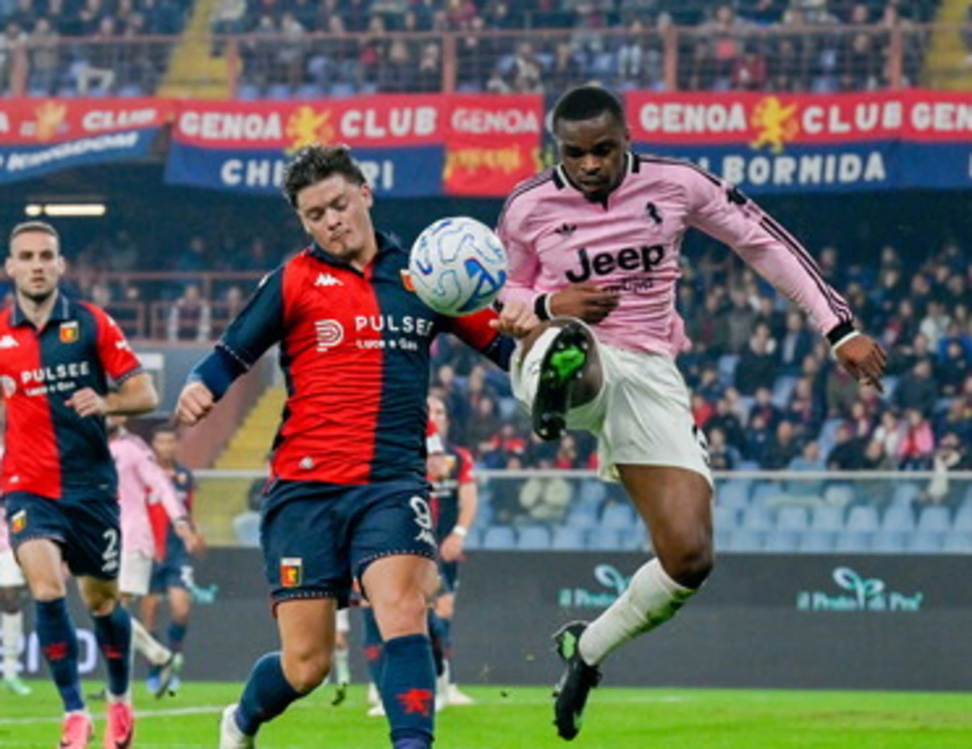 Serie A, la Juve crolla 2-0 con il Genoa. Il Napoli cala il poker in casa del Monza