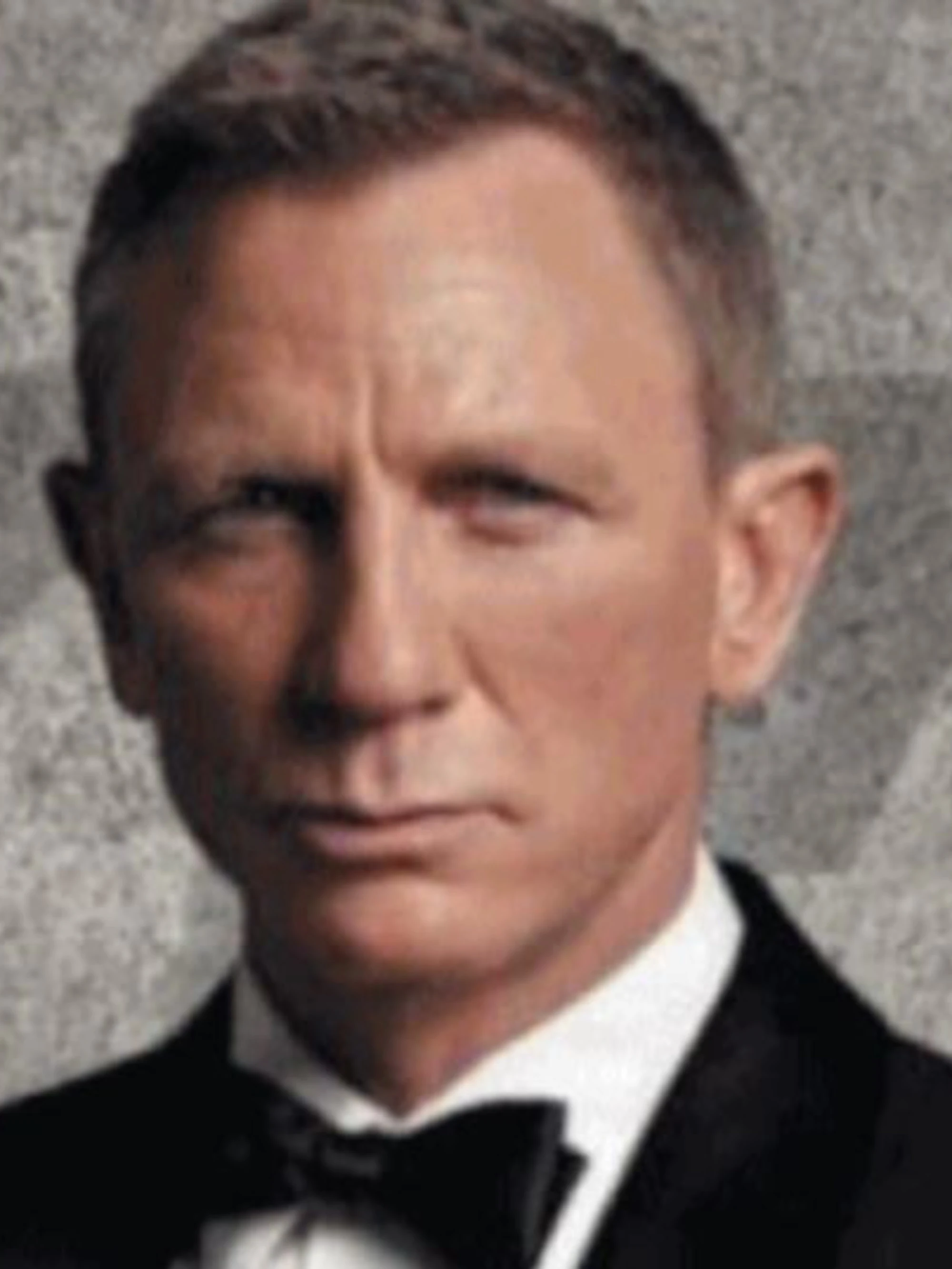 Per favore non toccate James Bond