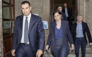 https://media.liberoquotidiano.it/_JHlUHVZyPuD7kxuUjTt04fcZfiC2xSgzGlkeVtPmBc/width:800/quality:90/aW1hZ2VzLzIwMjYvMDUvMTkvMDg0MDM0NTc1LTg1NzJjMWI0LWZkMDQtNGFkYS1iZGVhLWU1Yjc0OTFhOGYxYi5qcGc.webp