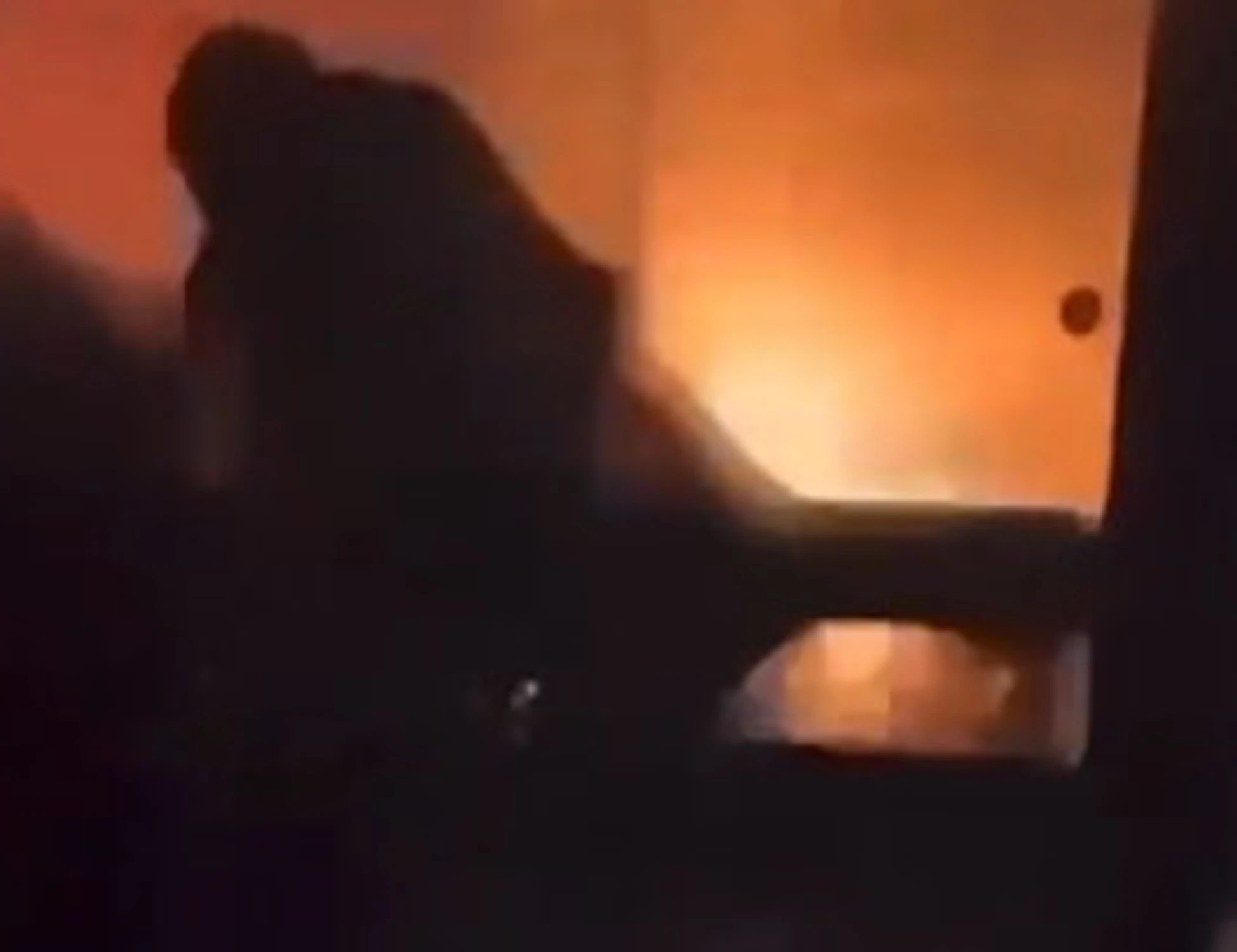 Crans-Montana, il video-choc: le fiamme e la fuga disperata da Constellation