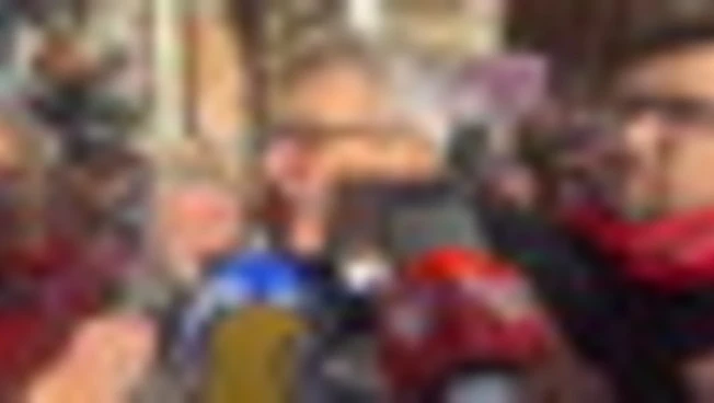 https://media.liberoquotidiano.it/_KQWJcRAw6-OLnwN0eMwjPUxH7tnSh7B1QwnvhAqzjY/width:800/quality:90/aW1hZ2VzLzIwMjUvMTAvMDMvMDkyODE1NTM4LWQ0MmE0ZTI4LTBlMWQtNGNjNS1iNTRiLTExOGRjZGNmMjVjYS5qcGc.webp