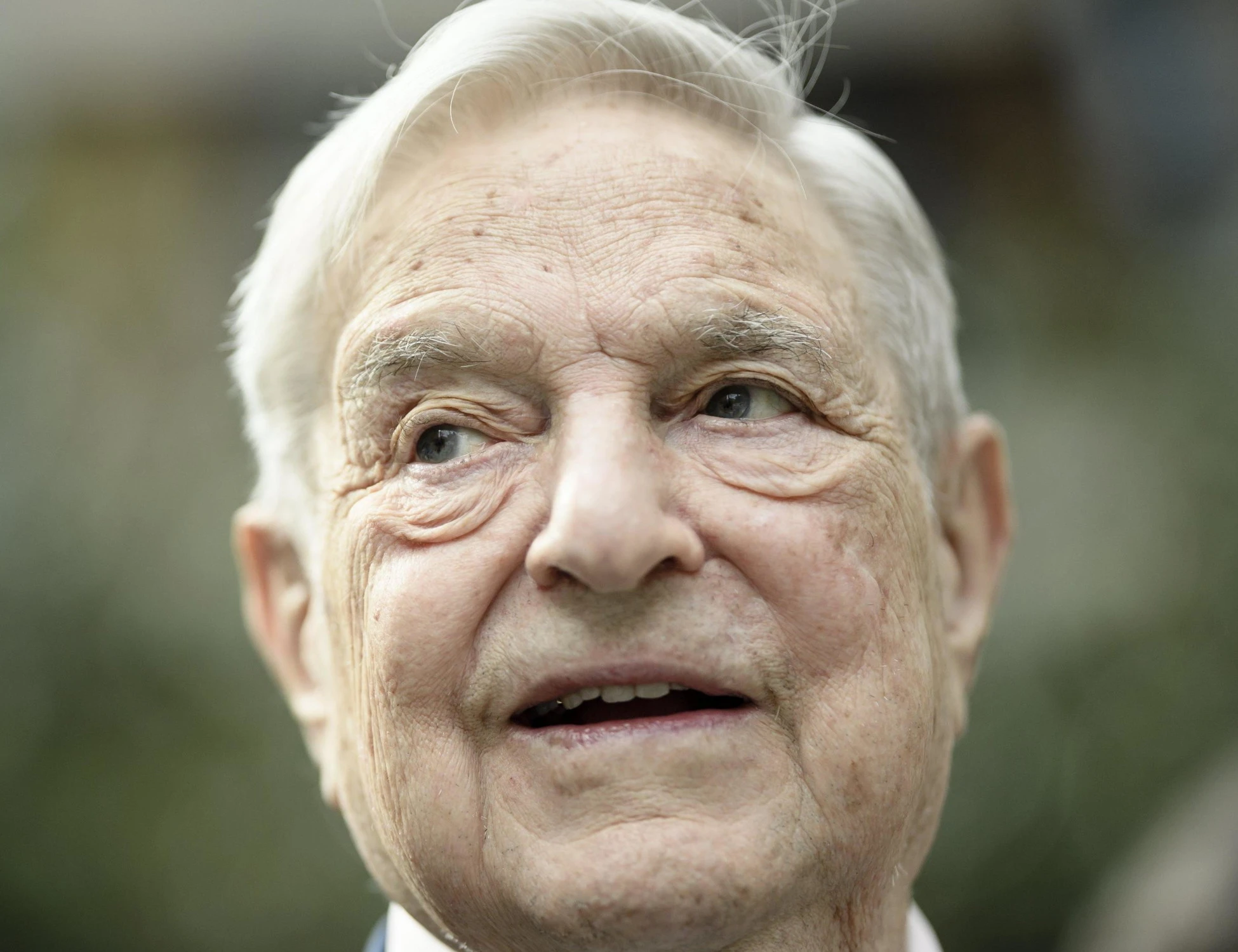George Soros sotto accusa: a chi sta dando soldi il miliardario rosso
