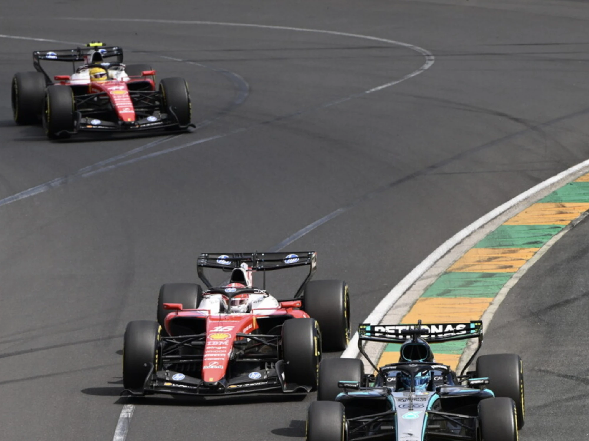 Melbourne, doppietta Mercedes. Terzo Leclerc, quarto Hamilton