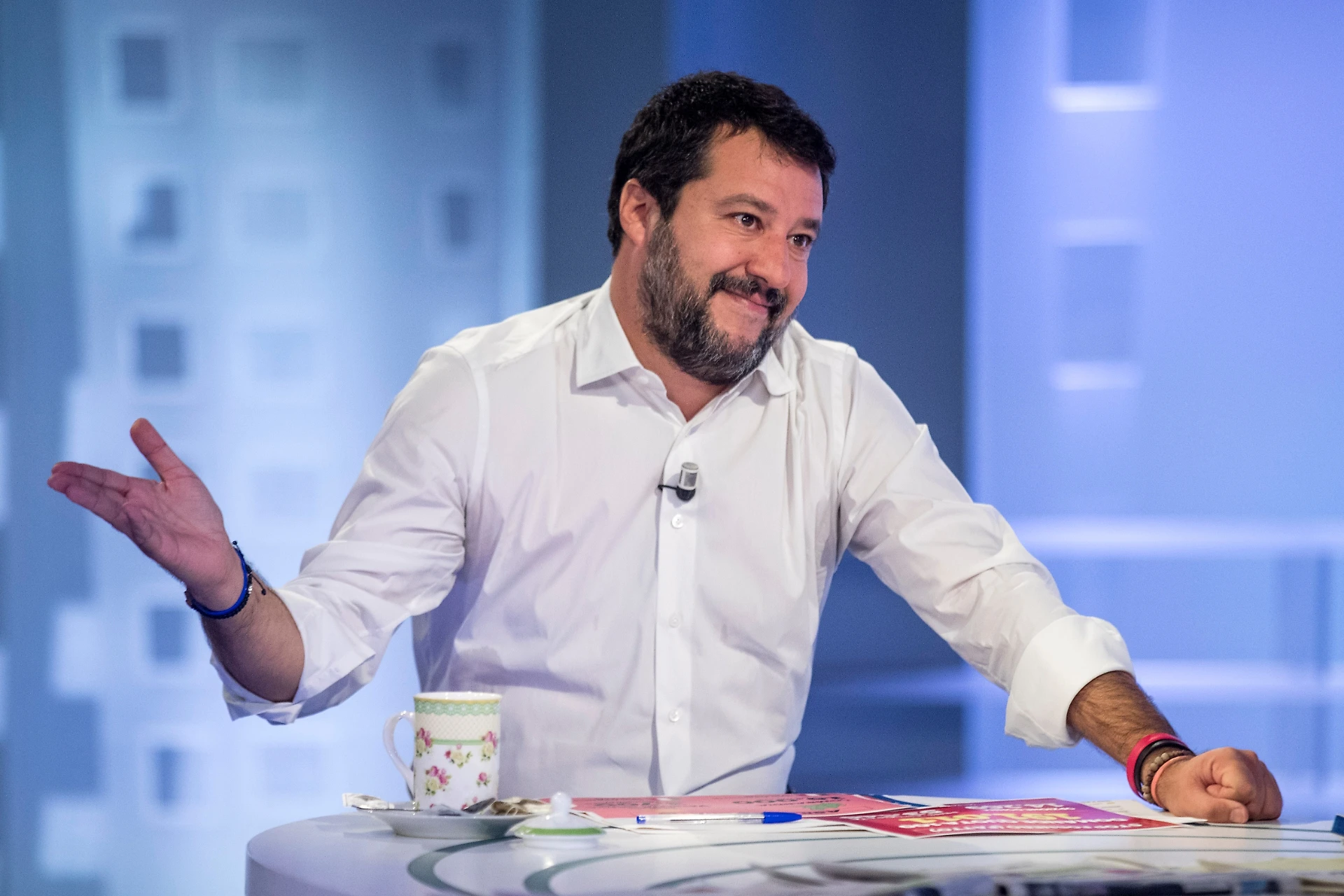Massimo Giletti a L'aria che tira: "La felpa che spiega il trionfo di Matteo Salvini"