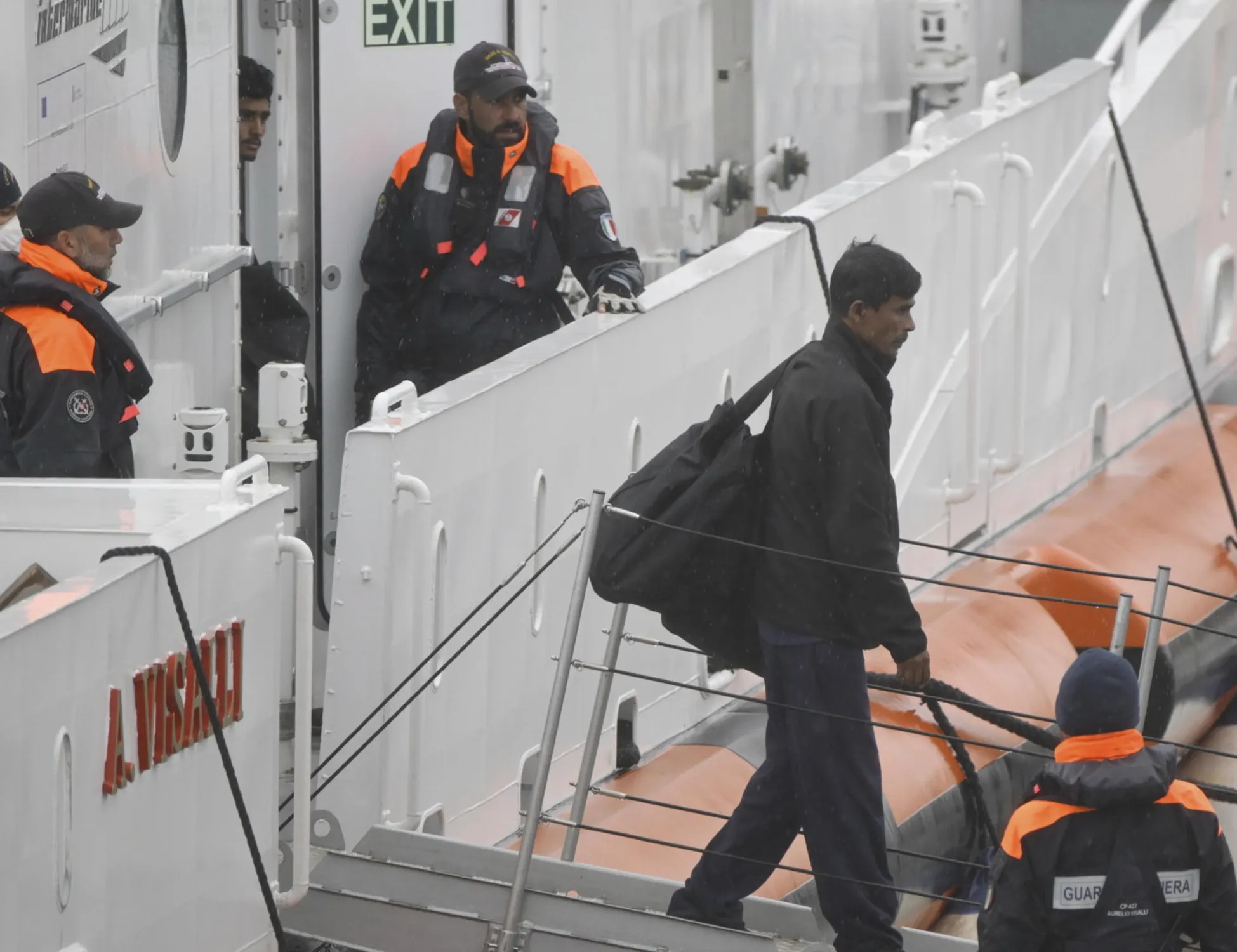 Leggi l'articolo: Il Pd preso a schiaffoni dalla Svezia: un solo migrante mandato di nuovo in Italia