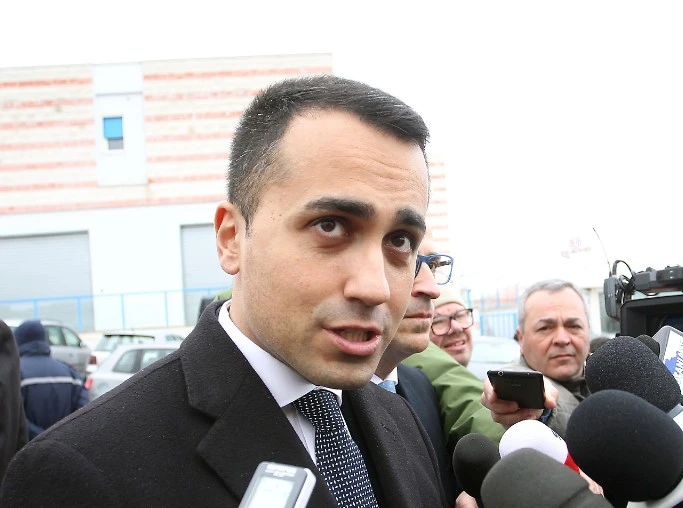 Luigi Di Maio provoca Matteo Salvini sull'autonomia: "Prima il Sud"