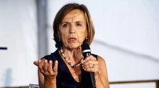 Fornero insulta Salvini: "Non lo auguro agli italiani". Lui risponde: un massacro