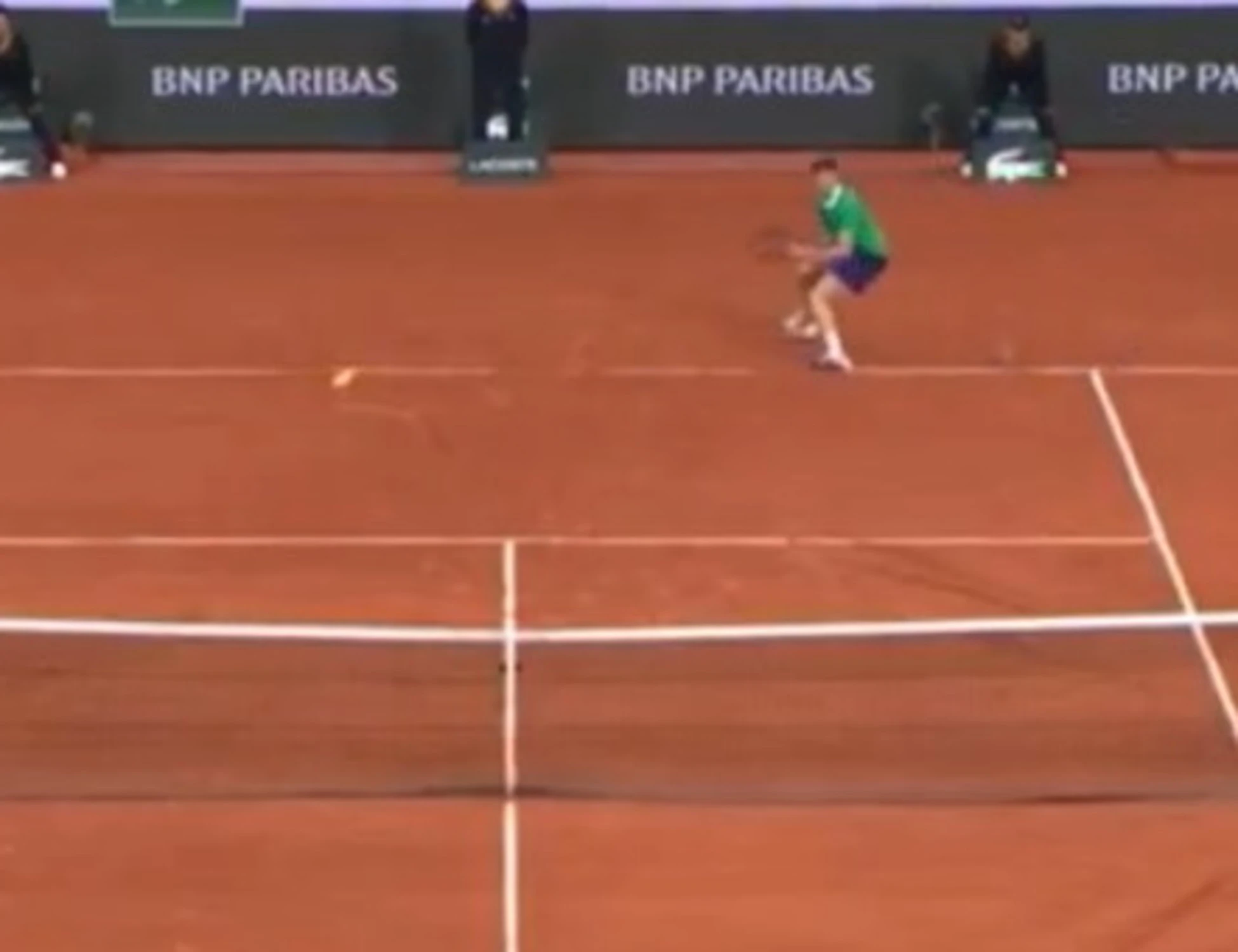 Jannik Sinner travolge Bublik in tre set: il colpo con cui vola in semifinale