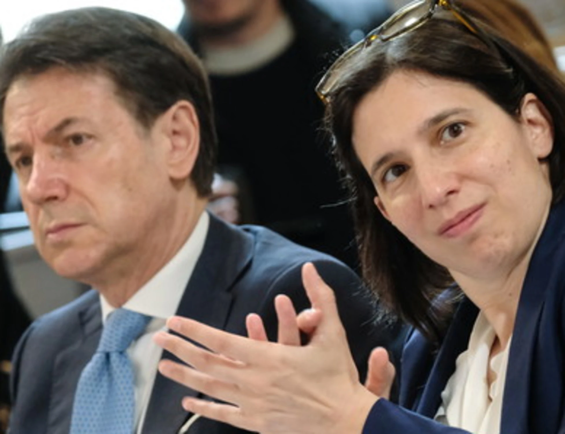 Elly Schlein, suicidio-primarie: umiliata da Conte, ecco il sondaggio