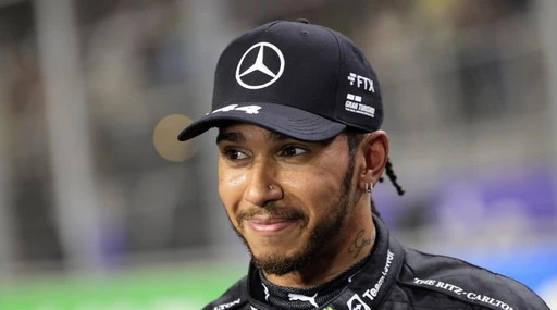 Lewis Hamilton trema, "la Mercedes ha barato". Sospetti sull'auto, terremoto in F1 a pochi giorni dal mondiale