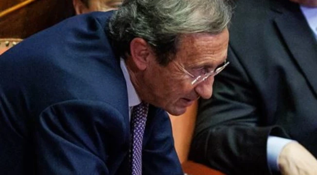 Gianfranco Fini, il ritorno in Aula per Napolitano: chi lo ha salutato