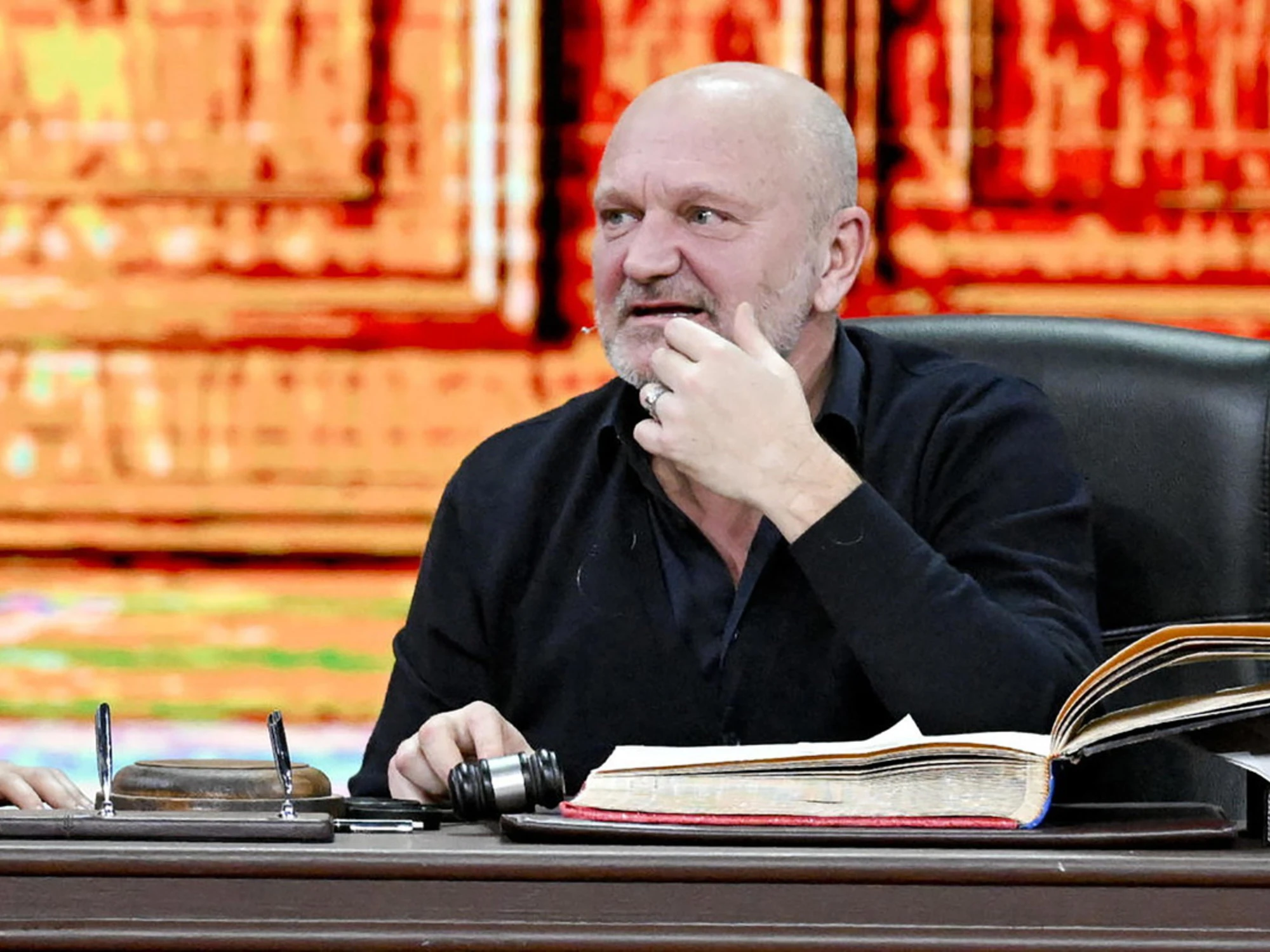 Sanremo 2026, la scelta "piccantissima" di Carlo Conti: chi sostituisce Andrea Pucci