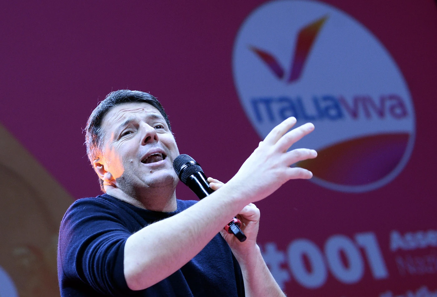 Matteo Renzi sfida Conte: "Italia Viva non andrà al CdM, tu non sei il preside. Se vuoi la crisi, aprila"